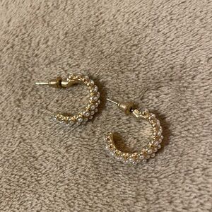 Elegant Gold and Pearl Hoop Earrings